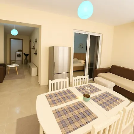 Bellis Center 2 * 티라나